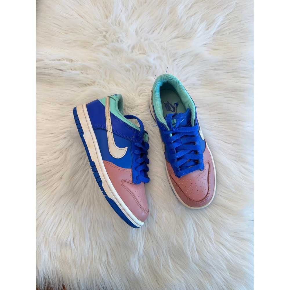 Nike dunk low SE salmon toe size 4Y